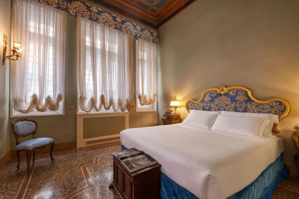«Venezia» Double Suite with balcony (full double bed)
