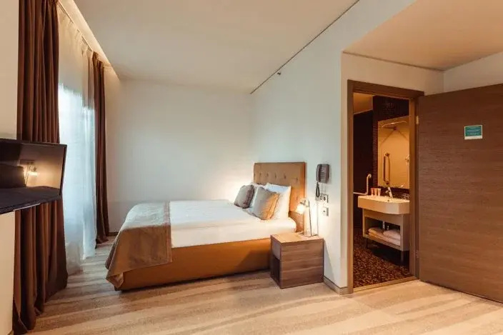 Handicapped Double room (full double bed)