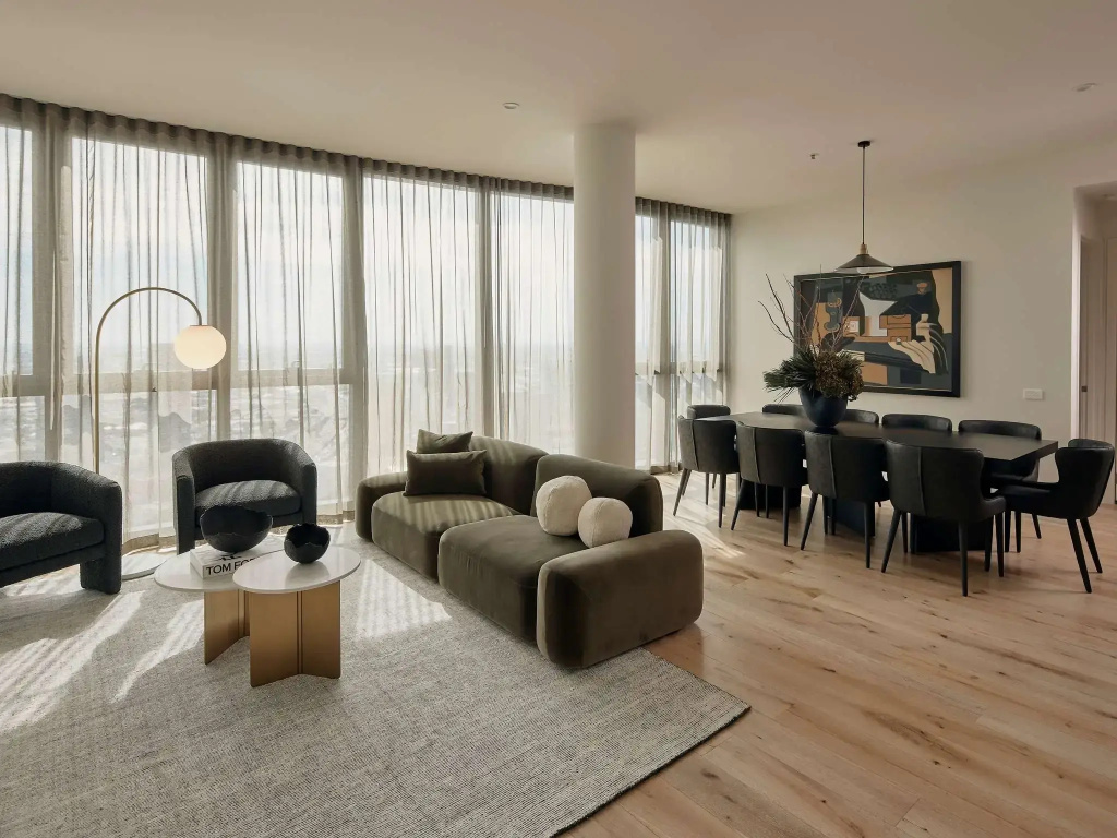 3 Bedrooms Penthouse Apartment