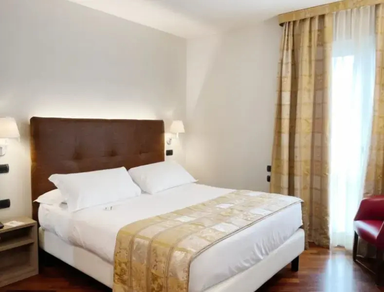 Double room (full double bed)