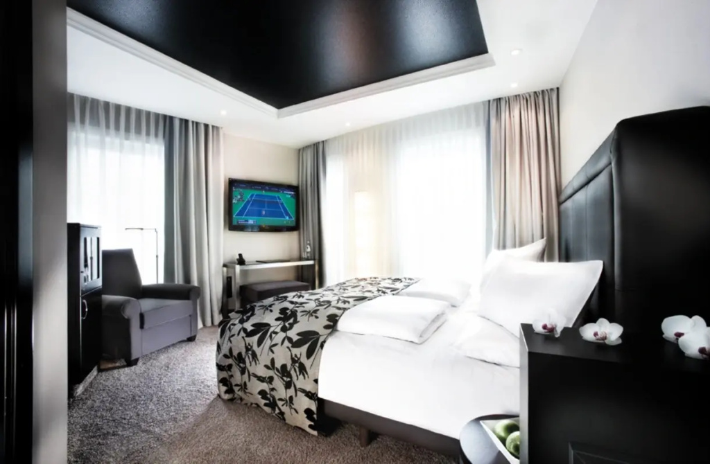Deluxe Double room (full double bed)
