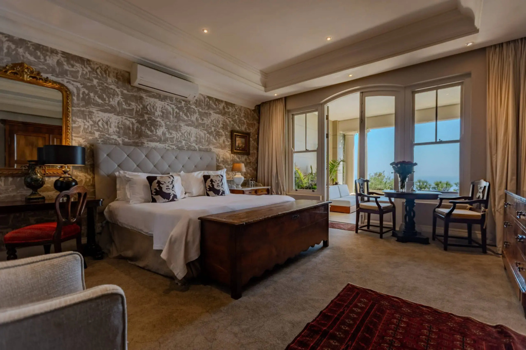 King Double room (full double bed)