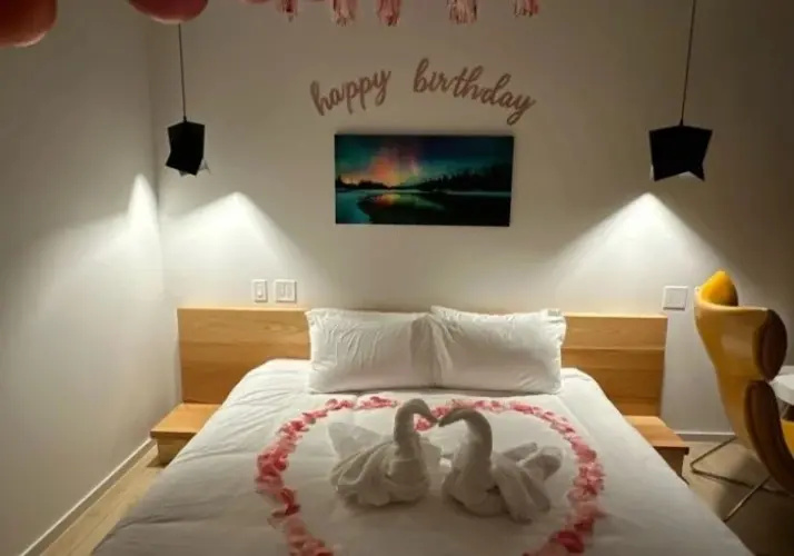 Deluxe Double room (full double bed)