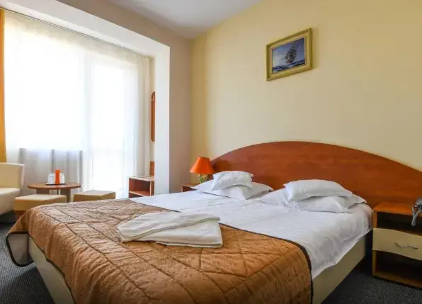 Double room with balcony (full double bed)