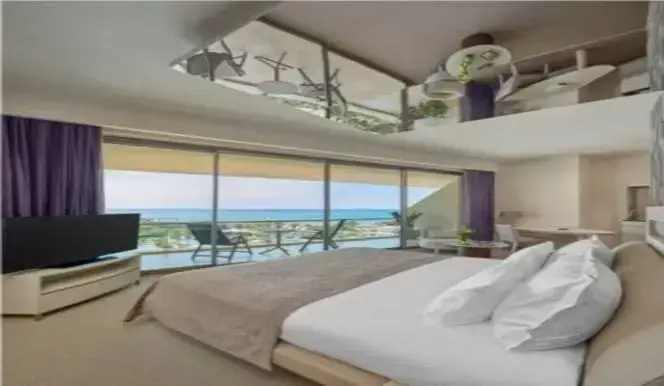 Family Suite with balcony and Sea