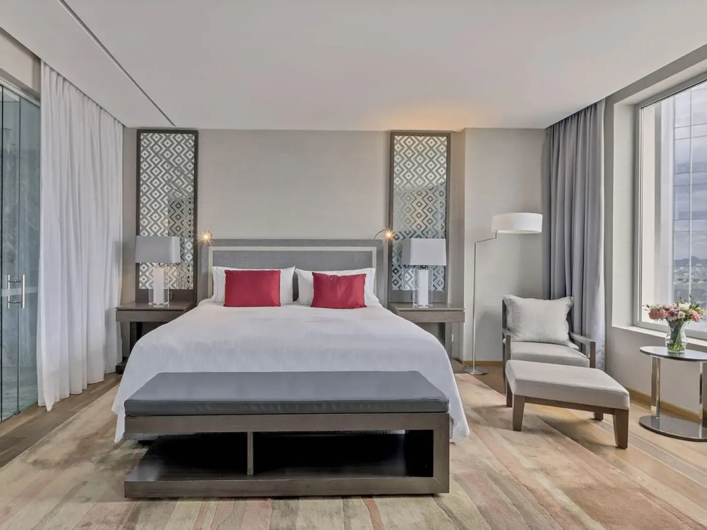 Master Double Suite full double bed