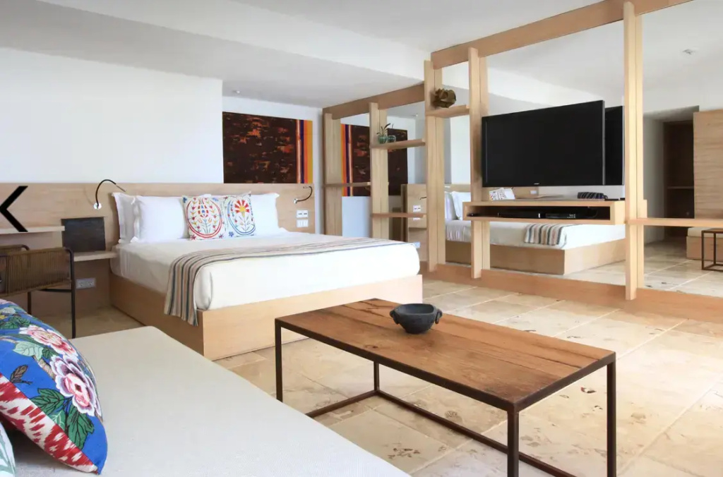 Double Suite with garden view (full double bed)