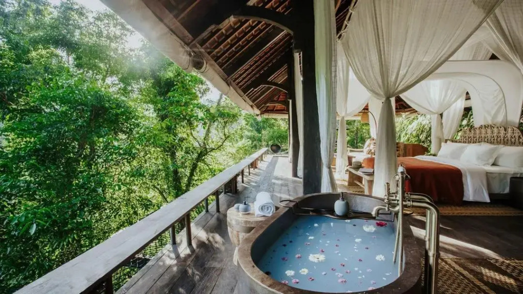 Buahan, A Banyan Tree Escape