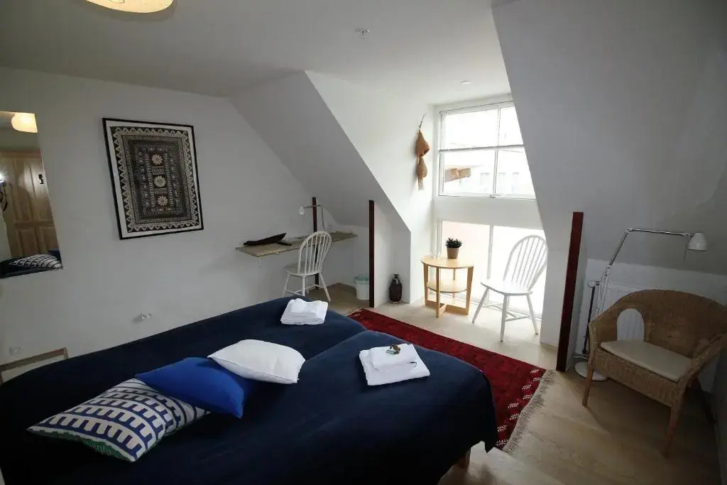 Double room (full double bed)
