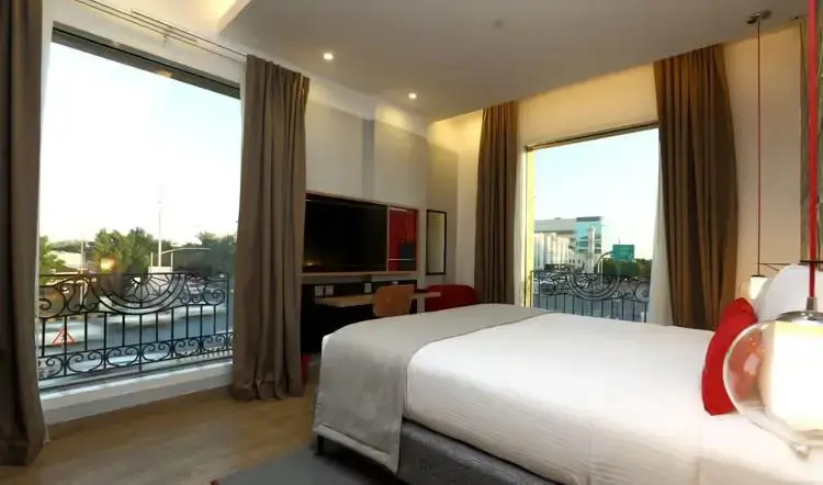Deluxe Double Suite (full double bed)