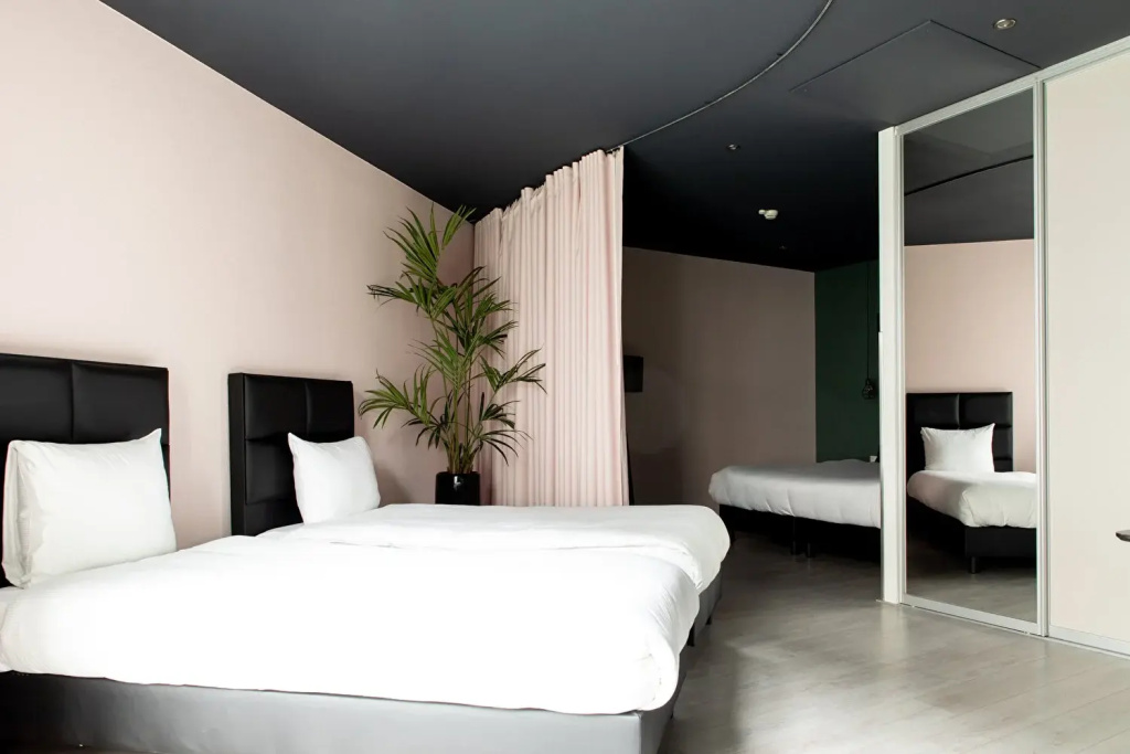 Family Double room (full double bed)