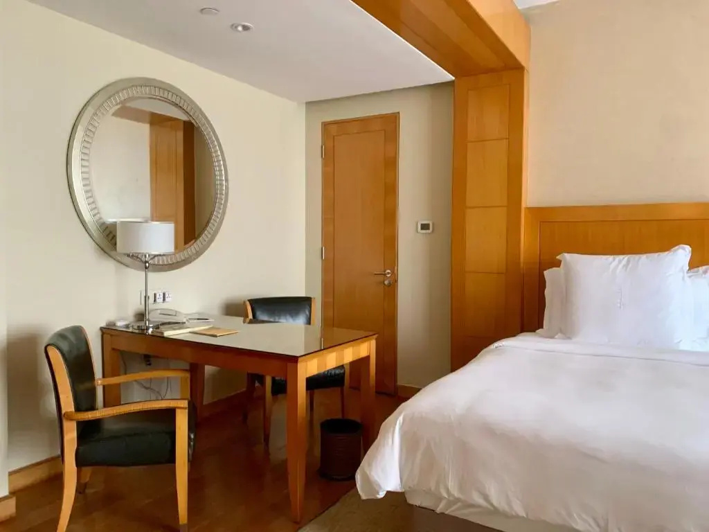 Premier Double room with city view (full double bed) (king size bed)