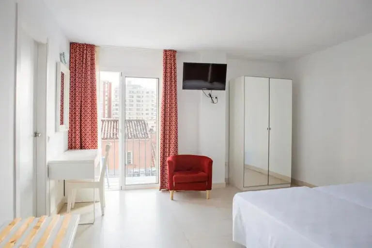 Double room with balcony (twin beds)