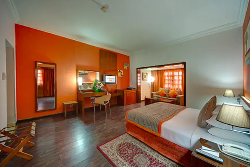 Ascot Hotel