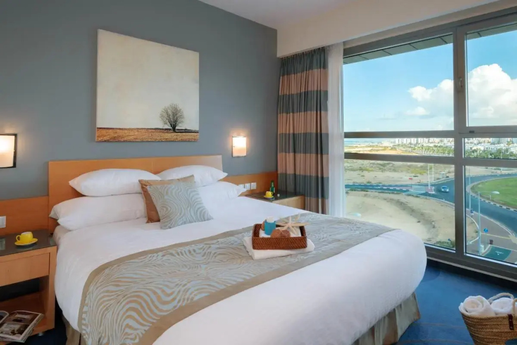 Double Junior Suite (full double bed)