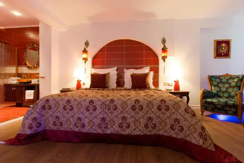 Deluxe with Turkish Bath Double room (full double bed)