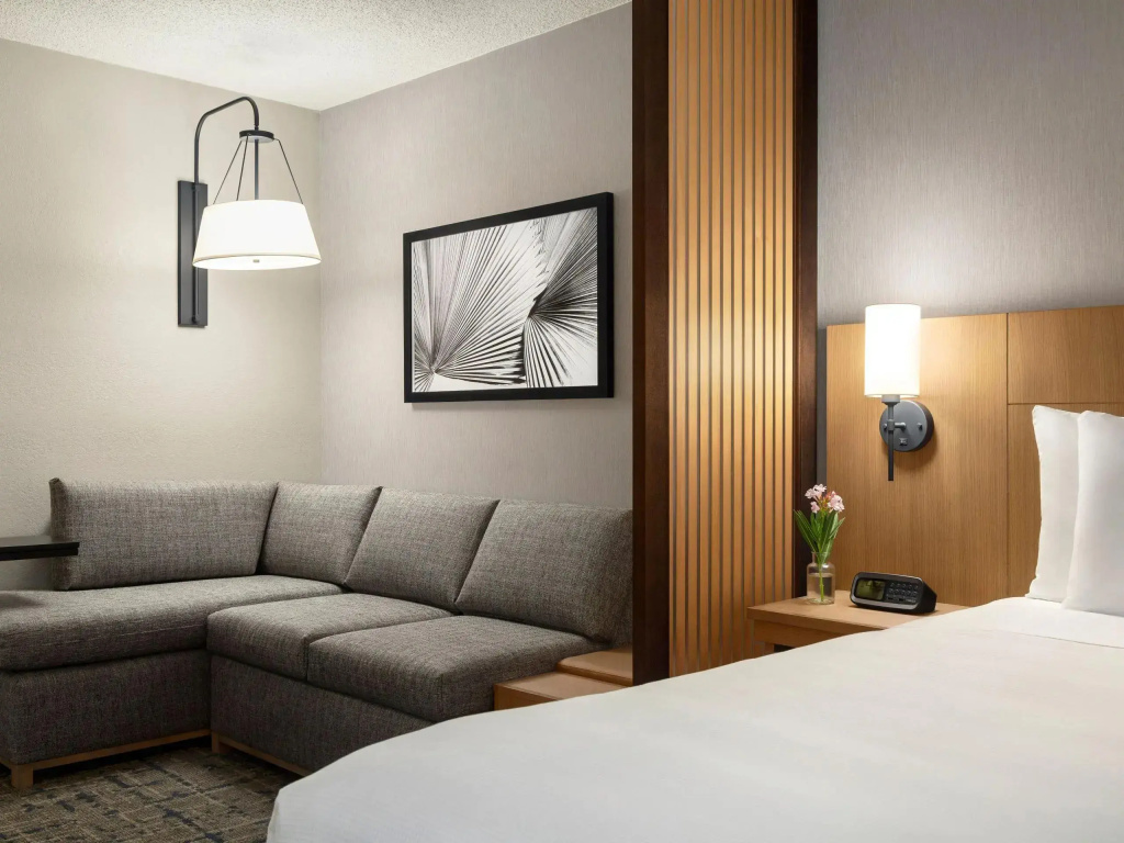 High Floor Double room (full double bed)