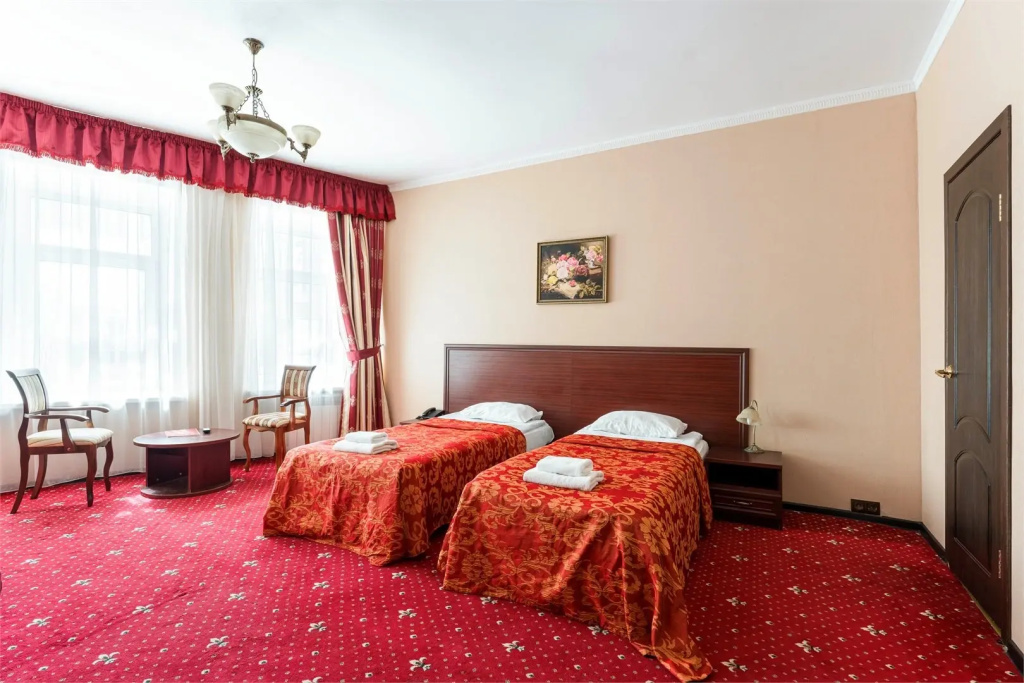 Standard Triple room
