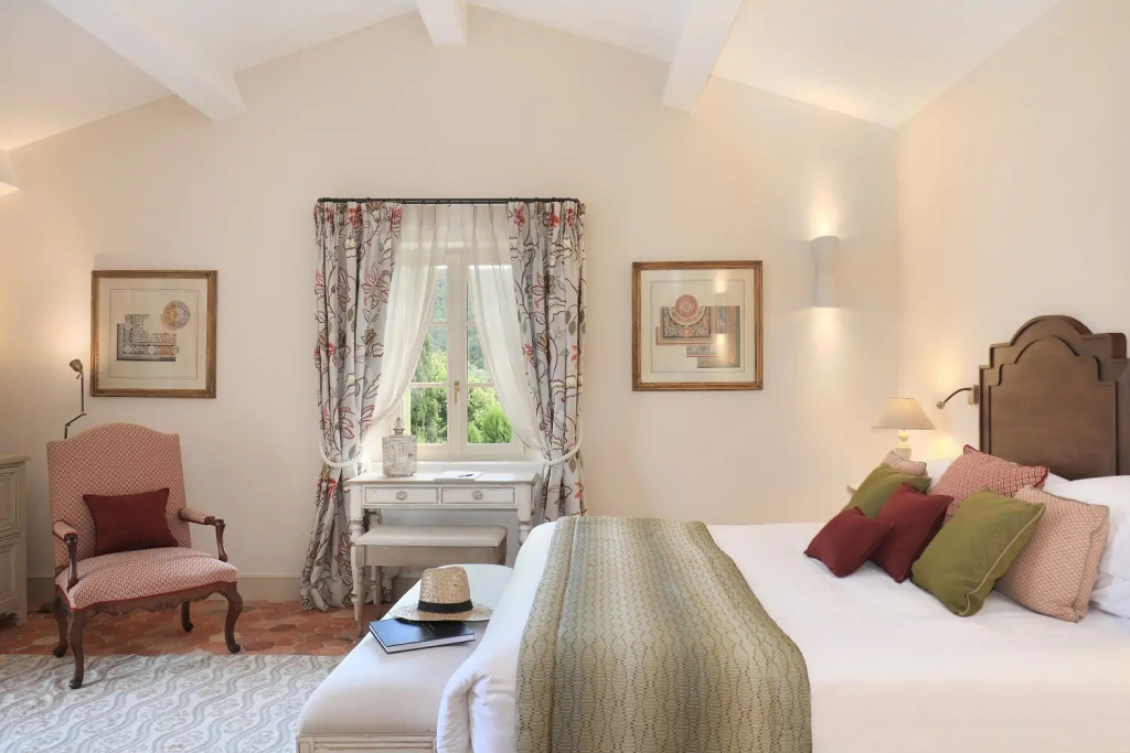 Double Suite (full double bed)
