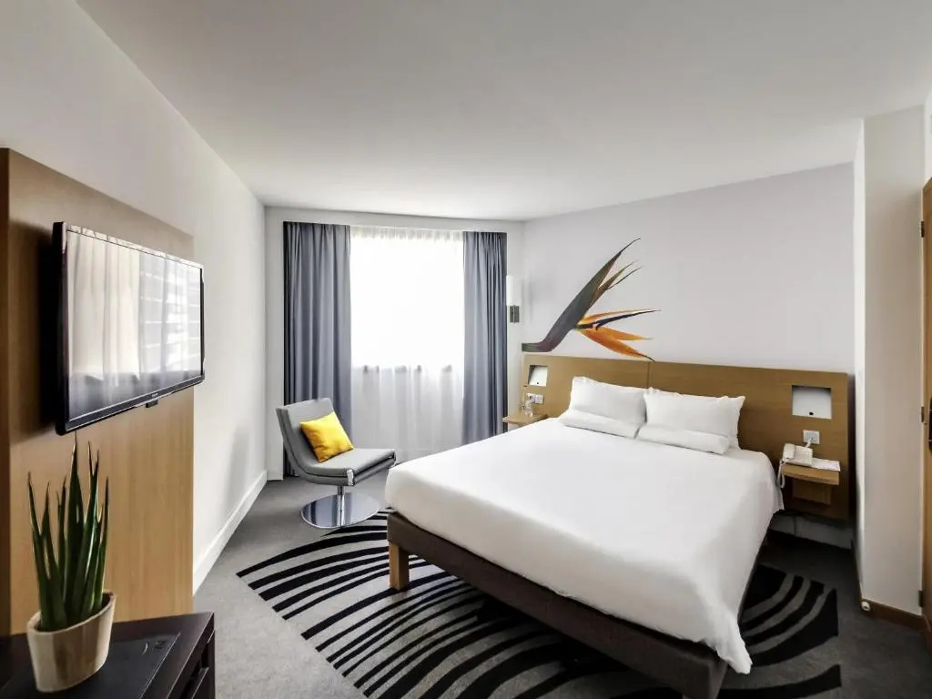 Novotel Paris Centre Gare Montparnasse 9