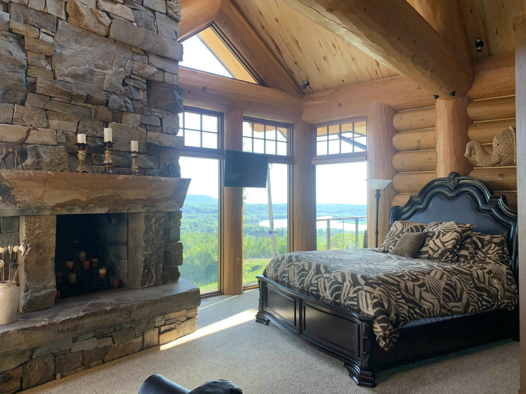 King Suite Trophy Lodge