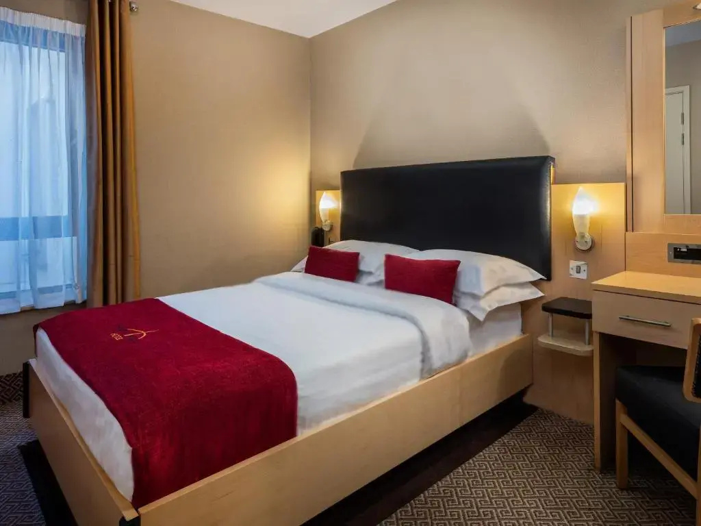 Academy Plaza Hotel - Général