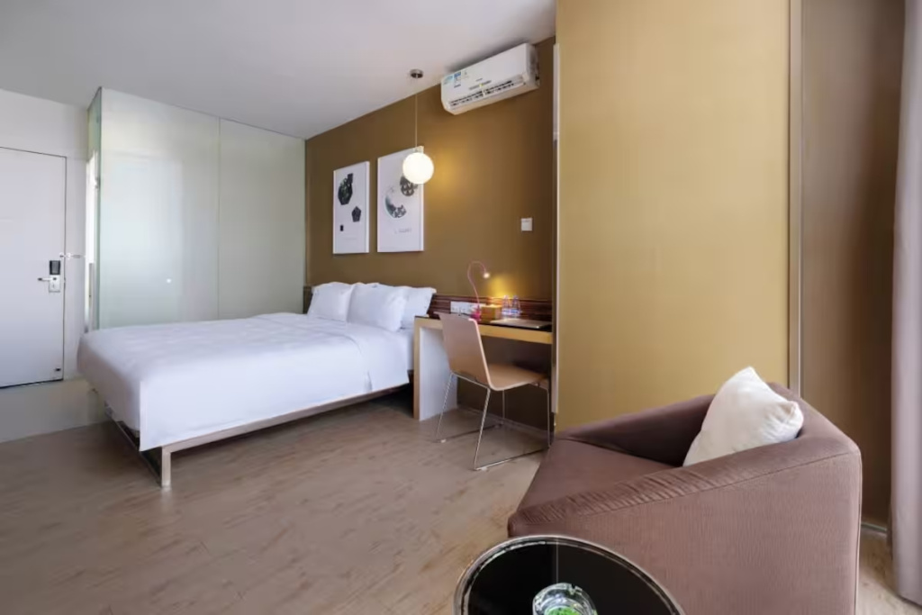 Deluxe Double room (full double bed)