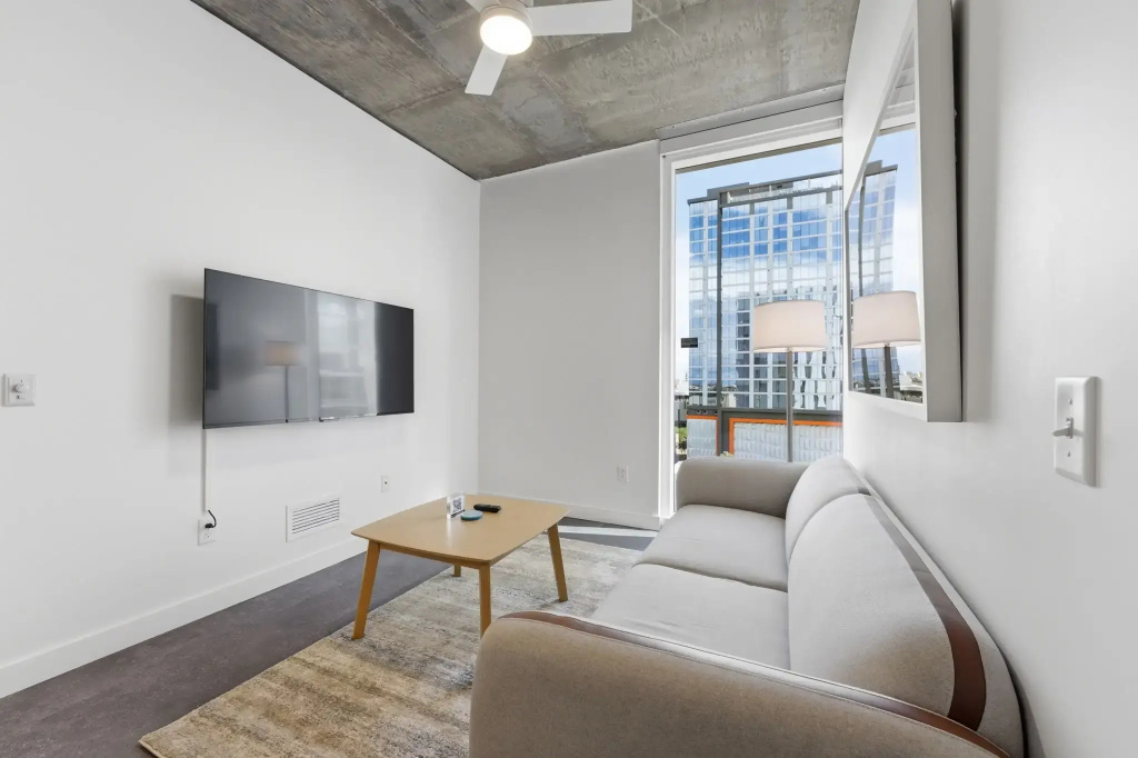 2 Bedrooms Apartment