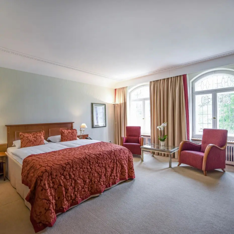 Classic Double Suite (full double bed)