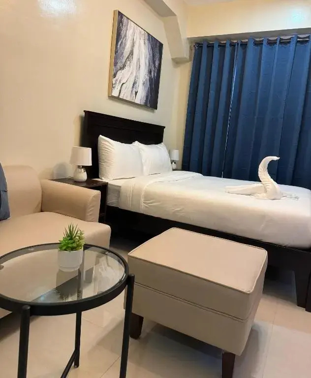 Deluxe Double room (full double bed)