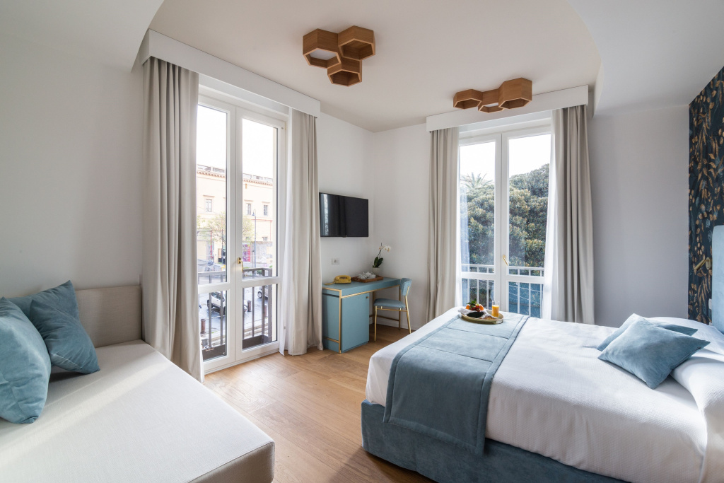 New Connecting Quadruple room with partial sea view