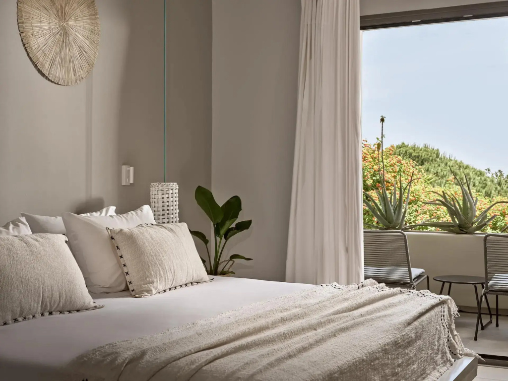 Double Senior Suite with sea view (full double bed)