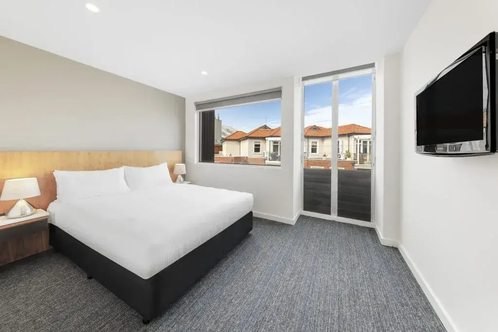 1 Bedroom Double Apartment (full double bed)