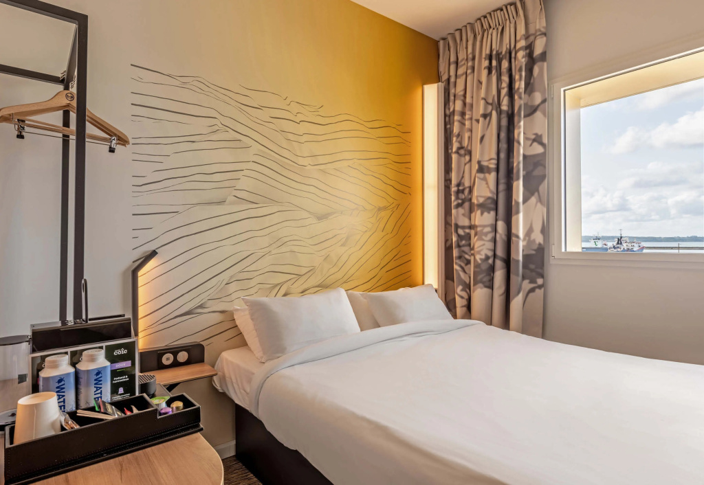 Plus Double room (full double bed)