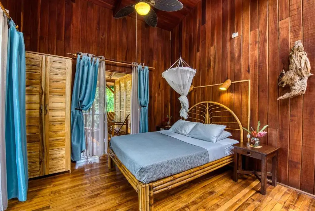 Dolphin Double room (full double bed)