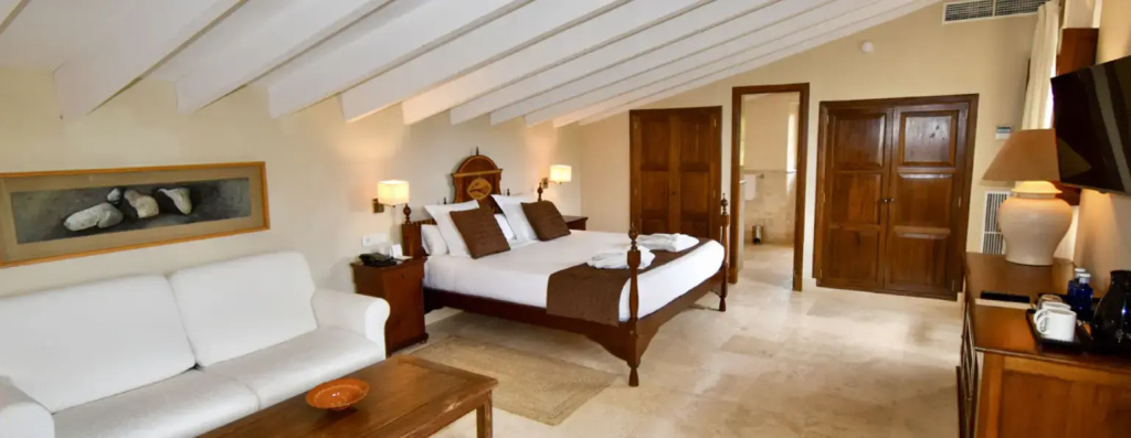 Premier Double Suite (full double bed)