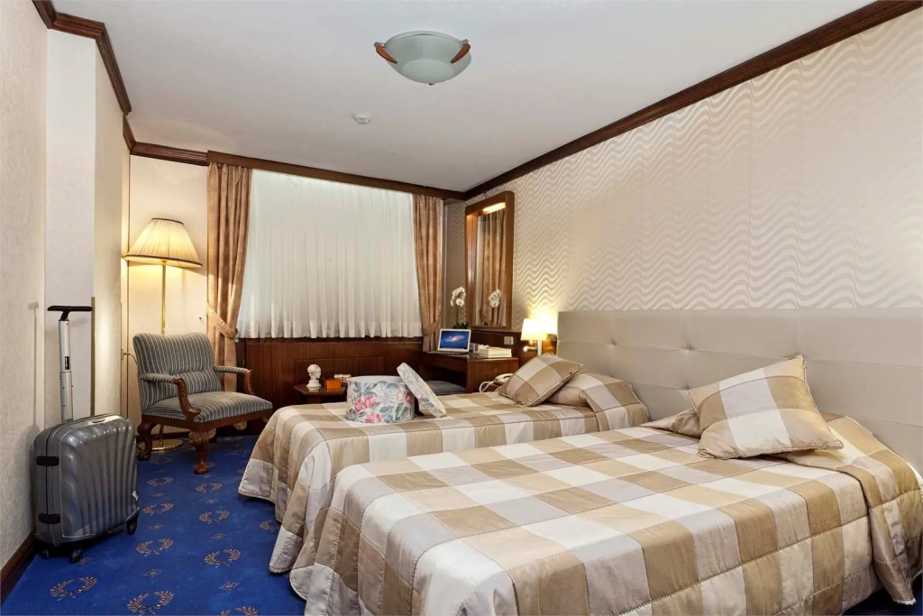 Double Suite (twin beds)