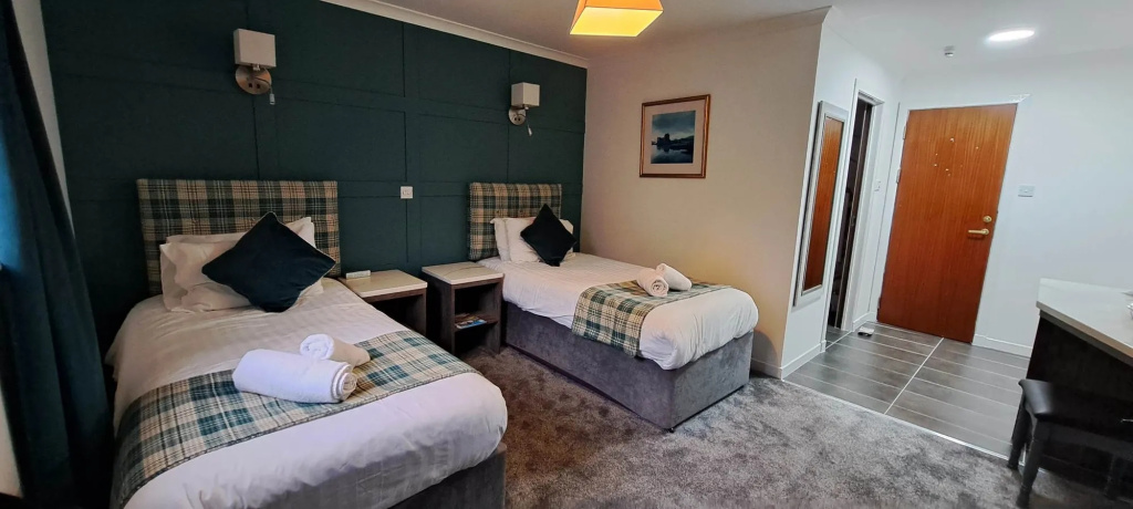 MacDonald Hotel & Cabins  - Chambres