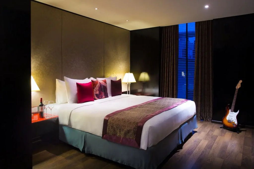 Platinum Double Rock Suite (full double bed)