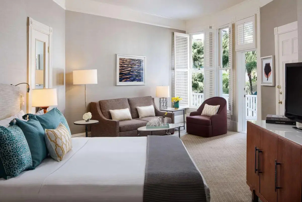 Victorian Studio Suite