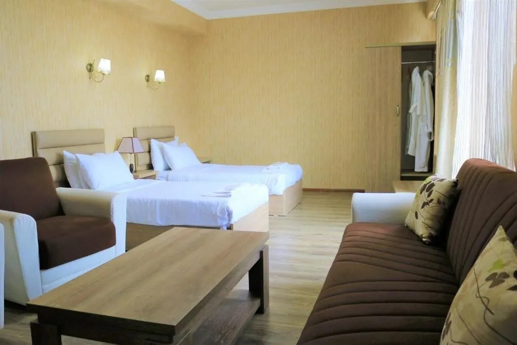 Double Suite (twin beds)