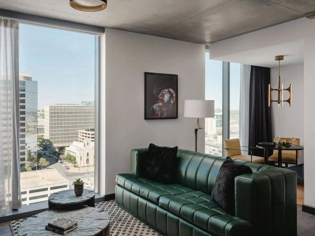 1 Bedroom Accessible Double Residential Suite with city view (full double bed)