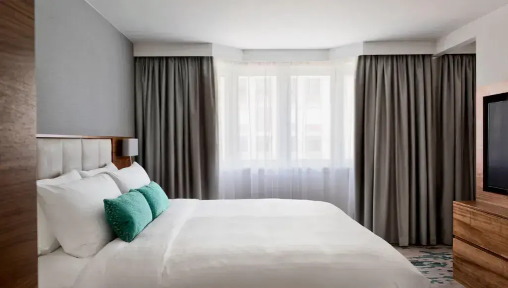 2 Bedrooms Panorama High floor M Club Lounge Access Suite with park view
