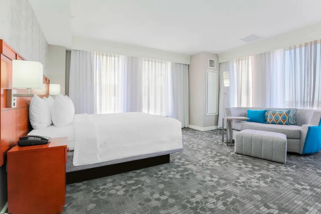Larger Double Studio (full double bed)