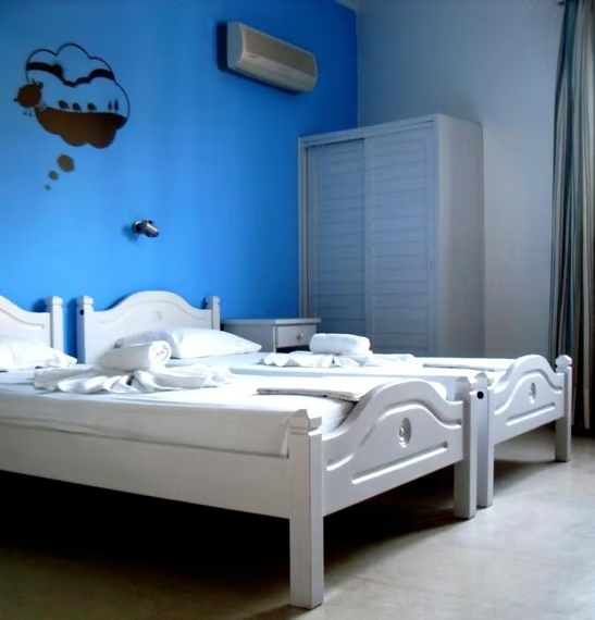 Simple Double room (full double bed)