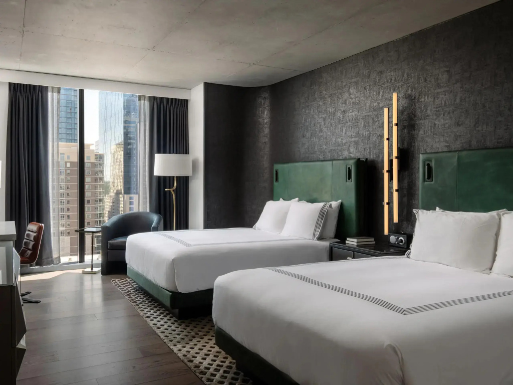Quadruple room with pool view