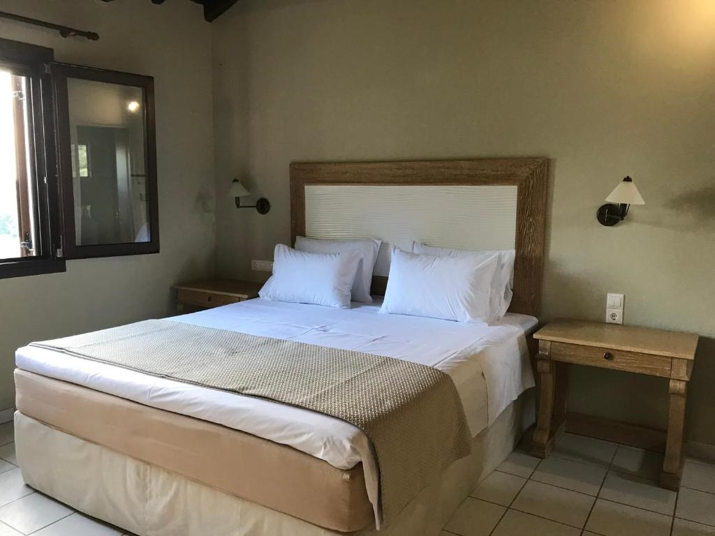 1 Bedroom Double Split Level Apartment (full double bed)