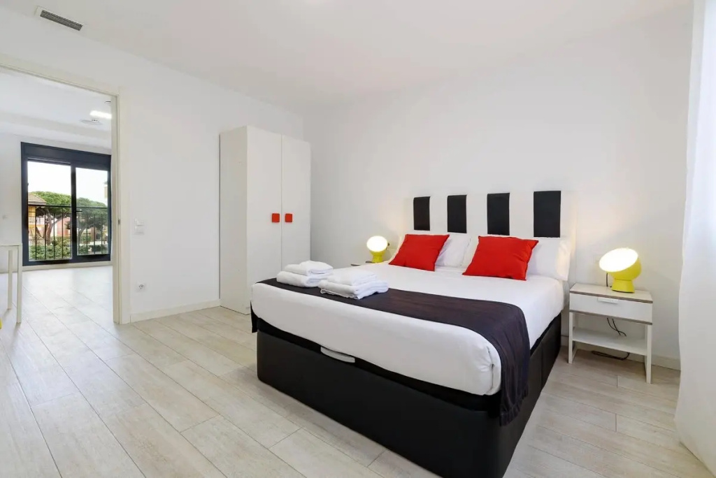 1 Bedroom Apartment