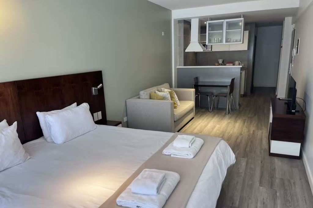 Double Apartment (full double bed)