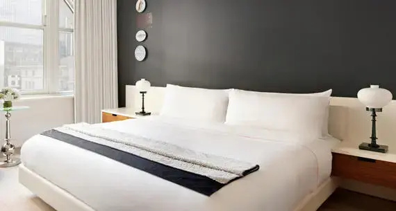 Corner Double Suite (full double bed)